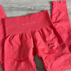 NVGTN LEGGINGS in candy apple